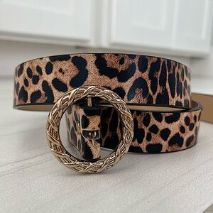 Leopard print belt